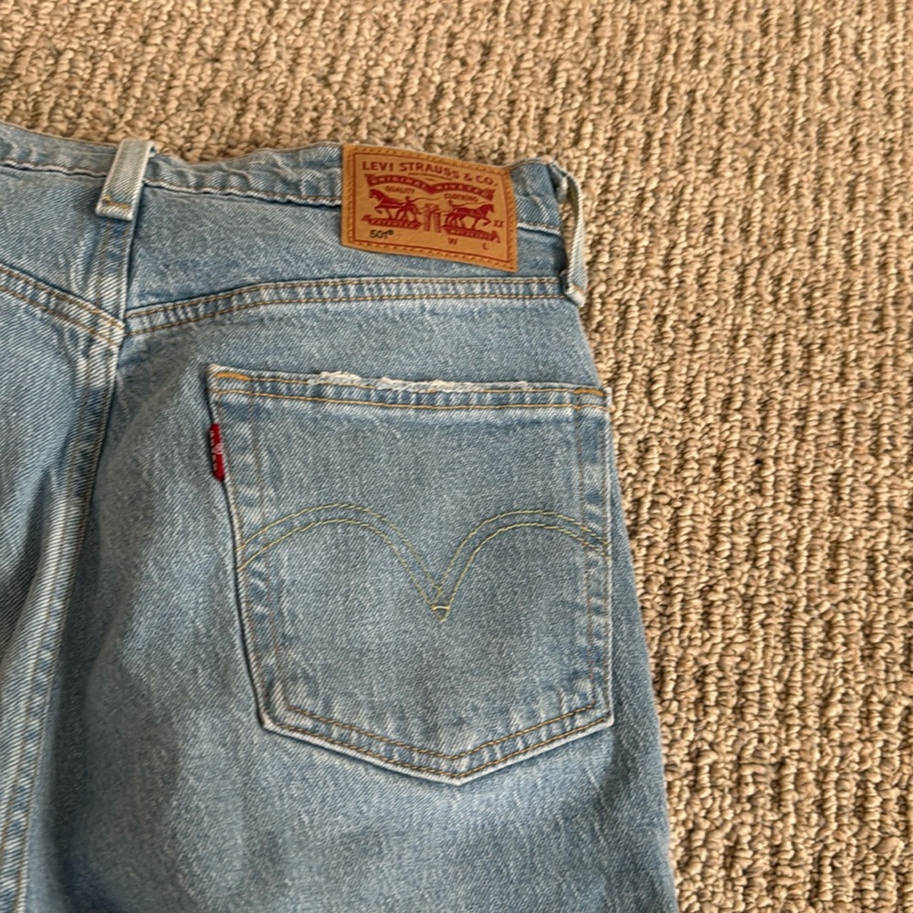 Levi light wash jeans